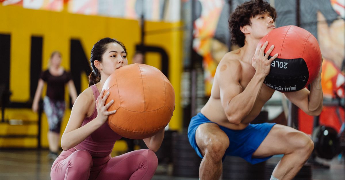 Benefits of Mixing Strength and Cardio in Group Environments