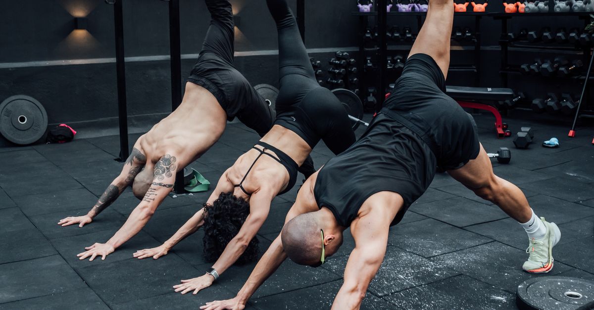 Building a Balanced Routine with Varied Group Fitness Options