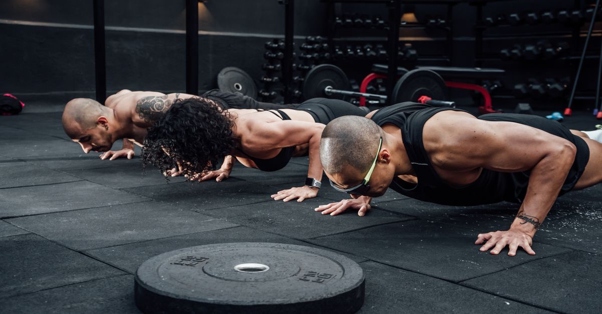 Building a Supportive Network: Elevating Motivation Through Group Fitness