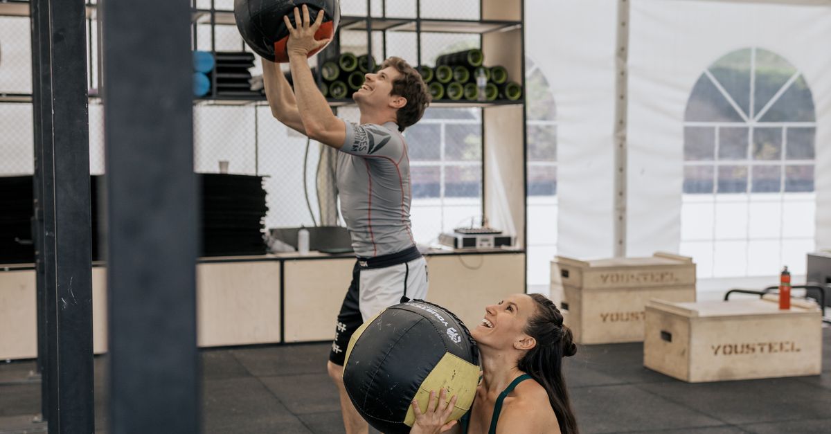 Exploring the Psychological Benefits of Group Fitness on Motivation Levels